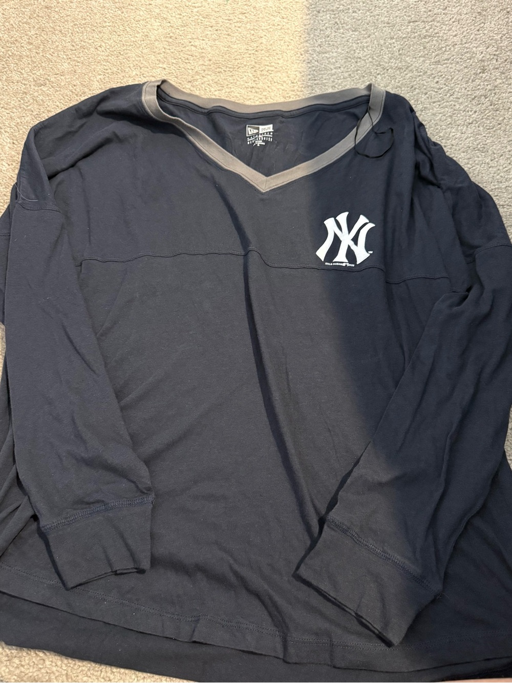 Women’s New Era Navy New York Yankees V-Neck Long Sleeve Shirt